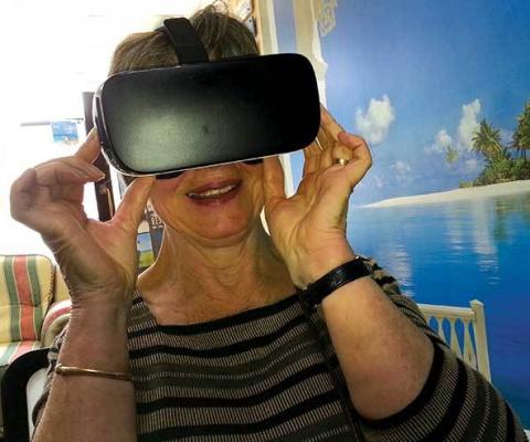 Indie agent VR headset