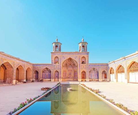 Nasir-al-Mulk-Mosque-in-Shiraz-(2).jpg