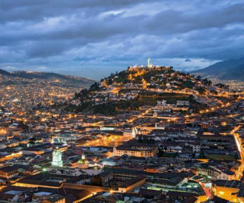 Quito panorámica luz.jpg