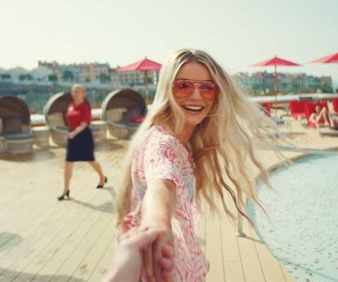 Jet2holidays Hold my hand ad