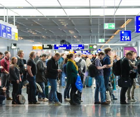 airport_delays_queue.jpg