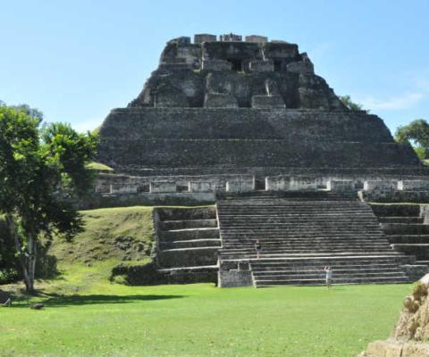 Xunantunich_archaeological_site_Belize_DSC_1005.jpg