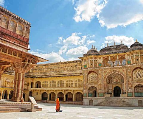 Amber Fort Jaipur India.jpg