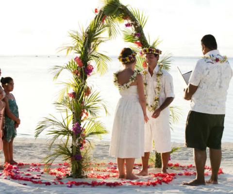 Warrior water taxis and dramatic drumming