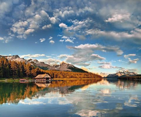 Kuoni Mountain Express Self-Drive Maligne Lake, Jasper National Park.jpg