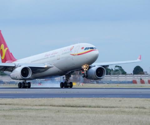 Heathrow Tianjin Airlines.jpg