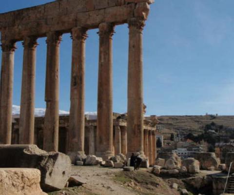 Baalbek Corinthian.JPG