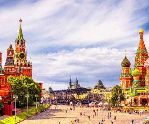 Collette - Red Square in Moscow_AdobeStock_168598282.jpg