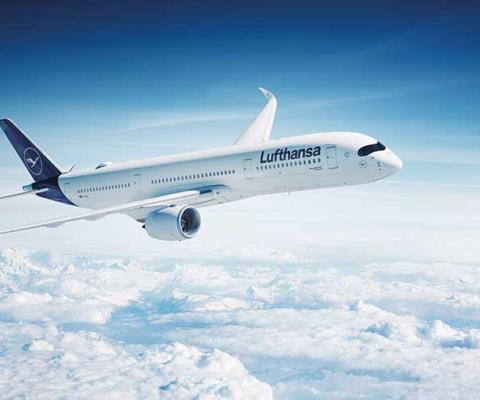 Lufthansa Plane aloft