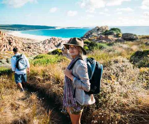 Walking_between_Cape_Naturaliste_and_Cape_Leeuwin_TWA_use_o.jpg