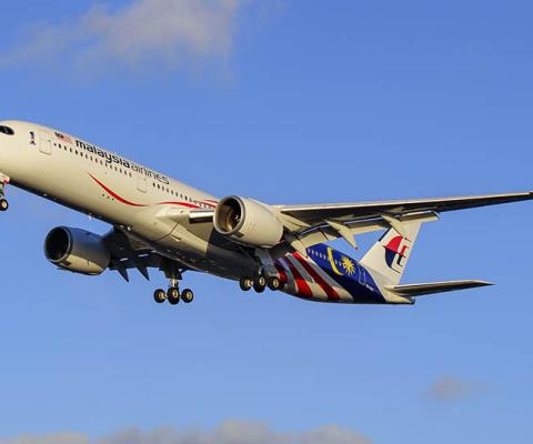 Earn up to £100 per booking with Malaysia Airlines