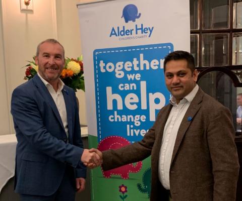 SLG CEO Richard Calvert (left) with Alder Hey consultant respiratory paediatrician Ian Sinha