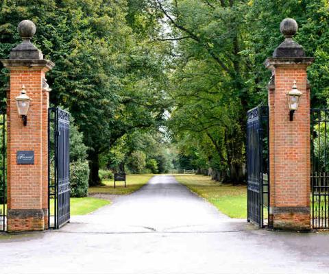 Fairmont Windsor Park hotel is scheduled to open in 2020