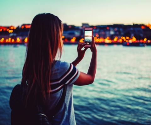 Solo cruising is a great way for single travellers to meet new people