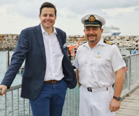South Australia premier Steven Marshall and Sun Princess’ captain Diego Perra on Kangaroo Island