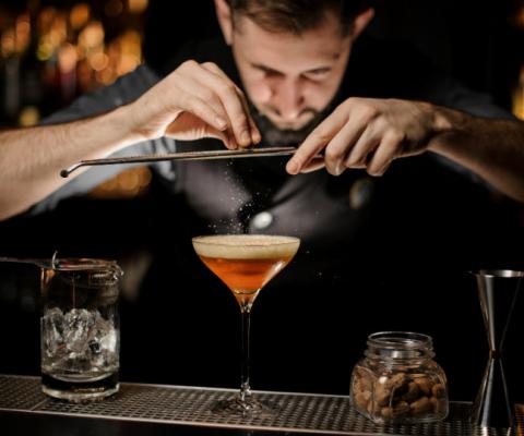 Cocktail-making classes with the hotel’s master mixologists will also be part of the experience