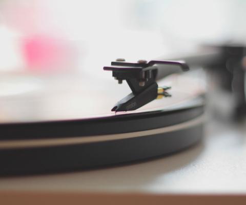 record-music-needle-vinyl-turntable-photography-41-pxhere_Main.com1.jpg