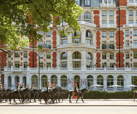 Mandarin-Oriental-Hyde-Park-London---Exterior-Shot-4---High-Res.gif