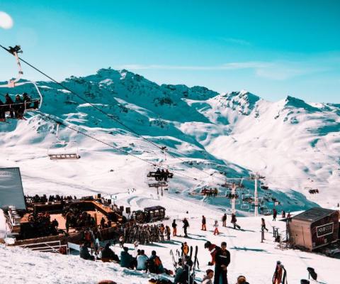 Posted workers play a vital role in the UK's outbound ski sector (Credit: Joan Oger / Unsplash)
