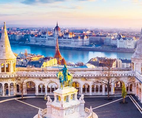 Six reasons to book Titan Travel for your clients during peaks