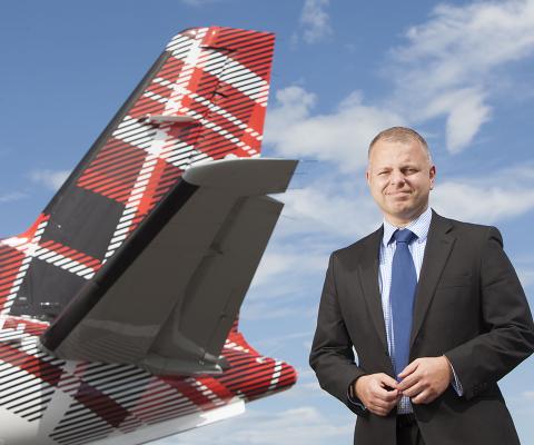 Jonathan_Hinkles_Loganair_2_2.JPG