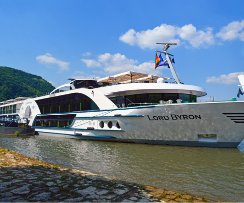 Riviera_Travel_Lord_Byron_ship.png