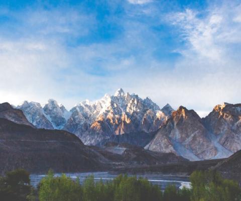 Karakorum Pakistan (Credit: Umar Farooq / Unsplash) umar-farooq-hiRWHuUzRqU-unsplash.jpg