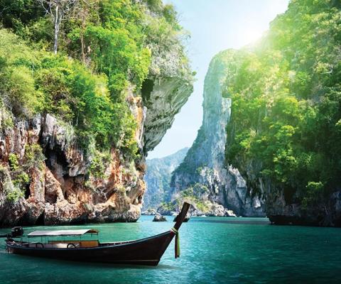 Thailand is further relaxing its entry rules from 1 May by ending tests for vaccinated travellers (Credit: Shutterstock)