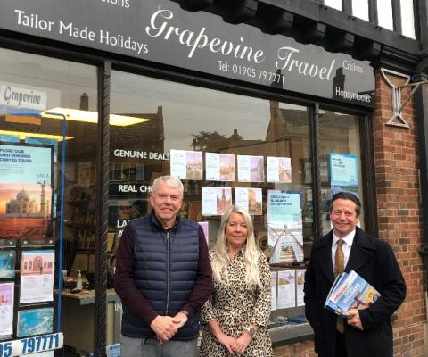 Huddleston visited Grapevine Travel on Saturday (22 January)