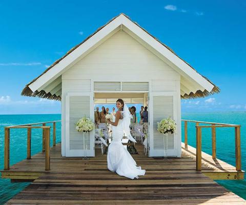 The latest wedding and honeymoon trends to tap into