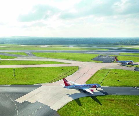 Manchester airport launches two-year apprenticeship scheme