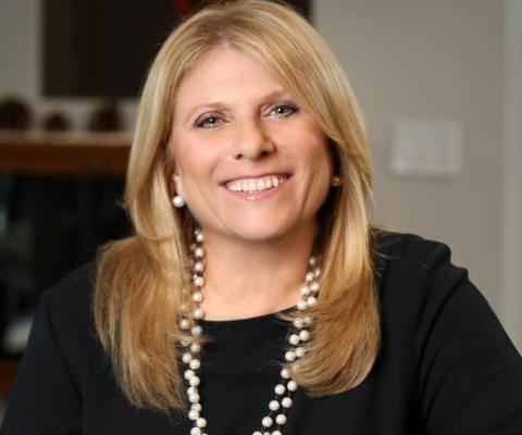 Lisa_Lutoff-Perlo_Celebrity.jpg