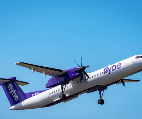 Flybe will take delivery of more Q400s