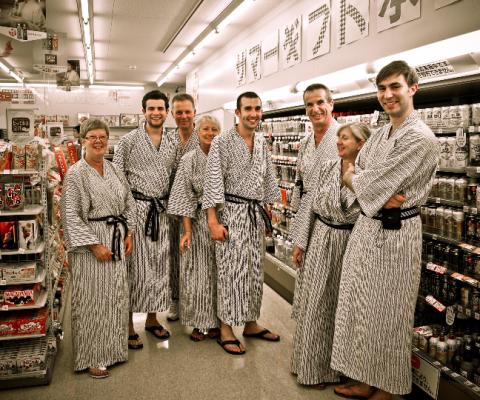 Tour_group_in_konbini_in_yukatas_-_InsideJapan.jpg