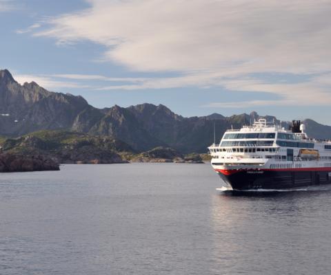 Hurtigruten is looking to make it easier for the trade to sell its itineraries
