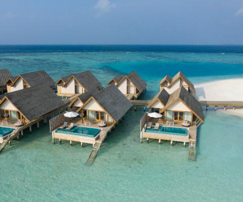 Water_Villa_with_Pool_Emerald_Faarufushi_1.jpg