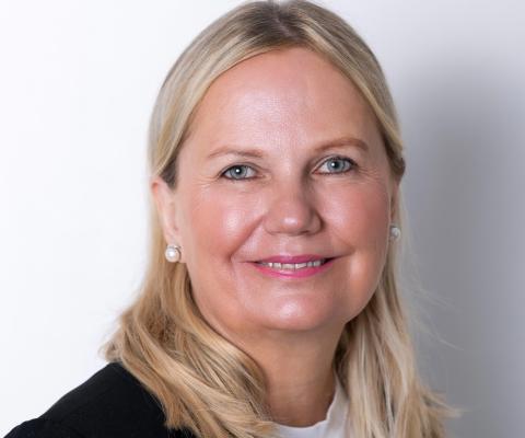Evelyn_Lafone_Switzerland_Tourism_UK_and_Ireland.jpg