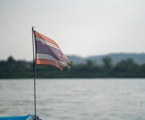 Thailand_Flag_lawrence-makoona-nvdLrjEw2LE-unsplash_METhumb.jpg
