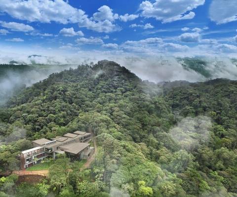Mashpi_Lodge__Choco_Cloud_Forest_5_METhumb.jpg