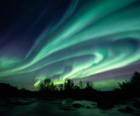 RENorthern-lights-Norway-HGR-122602-_Photo_Stian__Klo_1_METhumb.jpg