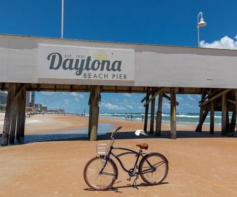 Daytona_Beach_Pier_Daytona_Beach_Florida__Peter_Ellegard-0456_METhumb.jpg