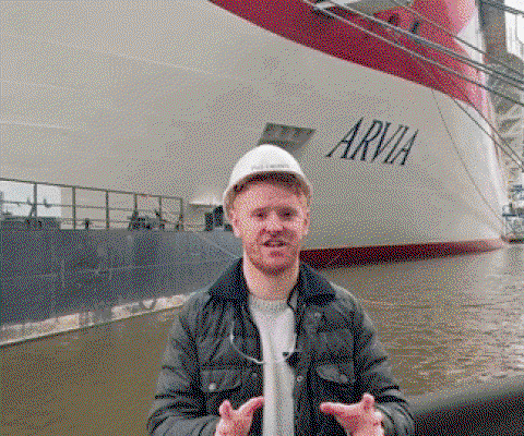 Tom-Arvia_METhumb.gif