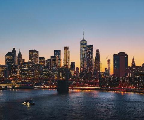 New York City skyline at night C: Luca Bravo, Unsplash