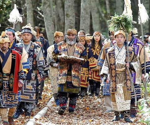 Ainu-people_METhumb.jpg