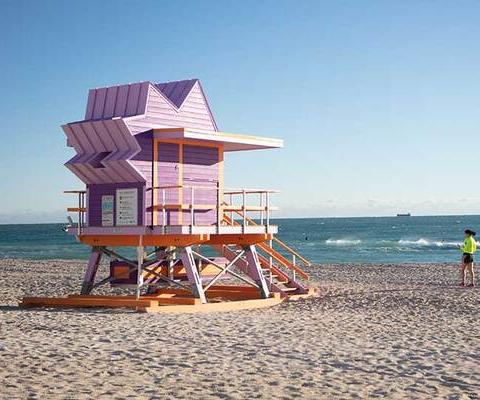 South-Miami-Beach_Lifeguard-Stand_Purple_Ocean_Sunny-20171210-002_METhumb.jpg