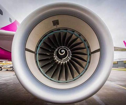 Wizz Air jet engine