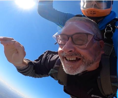 Jet2holidays_Alan_Cross_skydive.jpg
