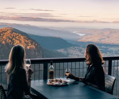 Sunset_drinks_at_Binna_Burra_Mountain_Lodge_Gold_Coast_Hinterland.jpg