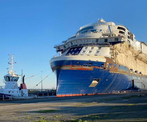 Celebrity_Cruises_Ascent_float_out.jpg