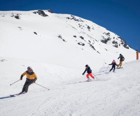 Val D'isere skiing web